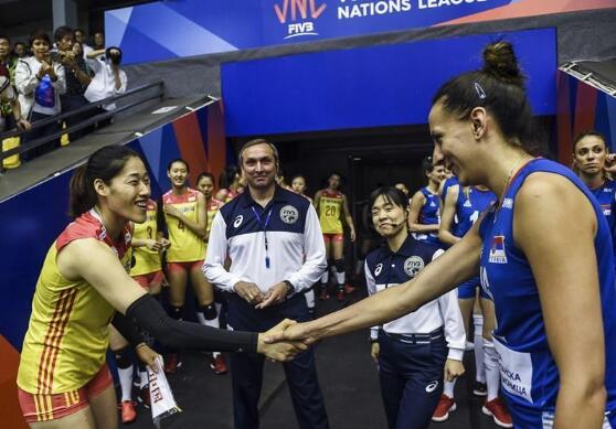 冠军之师!女排1-3塞尔维亚 郎导对新人的把控调整已初见成效!