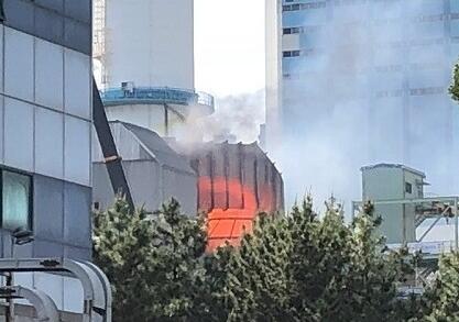 人员全部撤离!韩国发电站着火 发电站2号机的脱硫装置着火