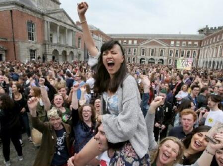 三分之二民众赞成堕胎合法!爱尔兰堕胎禁令 孕