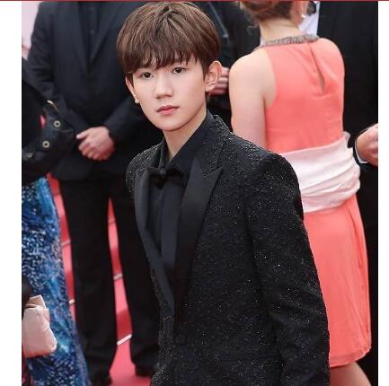 17岁小男神！王源戛纳最佳着装 