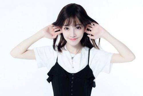 冯提莫直播时回应离婚传闻 网友不满：关键性问题一个没回答