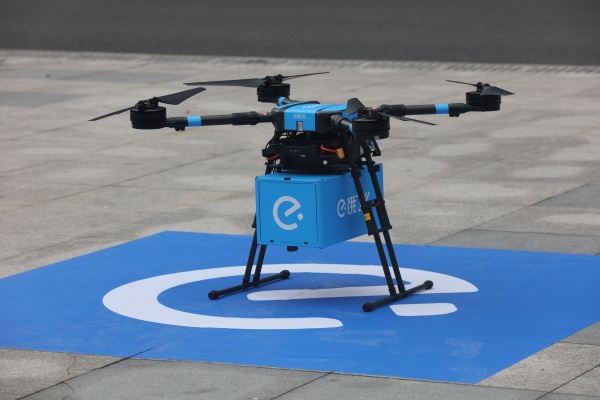 外卖无人机航线来啦！您订的外卖正飞往您家，请留意天空或到阳台自取