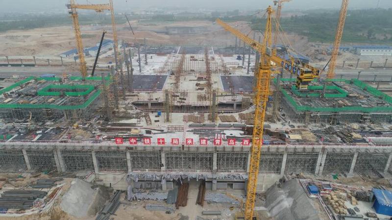 青岛新西站主体混凝土浇筑完成,青连铁路年底通车