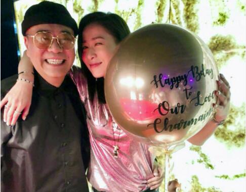 少女感十足!佘诗曼晒生日照片 43岁