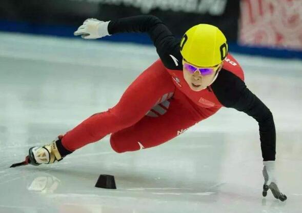 升帐点兵!速度滑冰集训开练 4金得主王濛