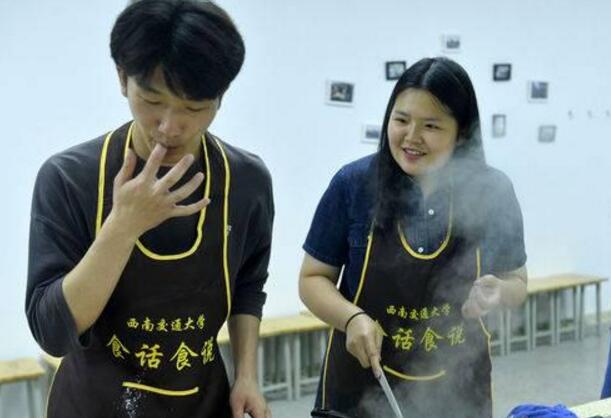 吃货福利?学生涮火锅修学分 红烧肉、糖醋排骨每周1至2道经典菜肴