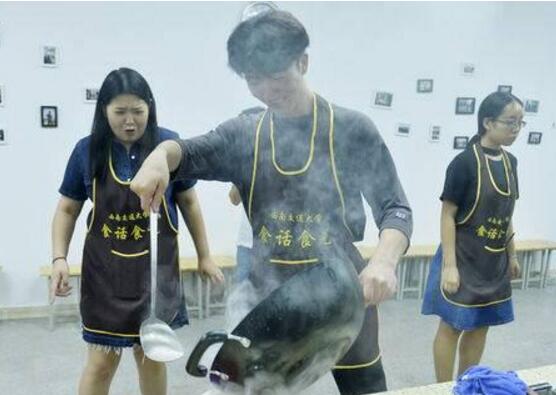 吃货福利?学生涮火锅修学分 红烧肉、糖醋排骨每周1至2道经典菜肴