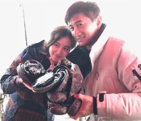 鲍鱼比脸大！吴奇隆刘诗诗海钓 高甜夫妇这是在哪里游玩？