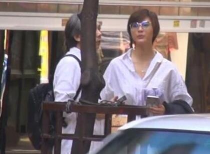 大方承认!陈嘉上承认恋情 58岁著名导演发博恋上与女演员夏沫侨