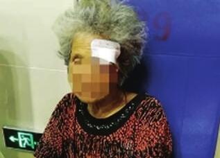男童充气城堡身亡 77岁阿婆护住孙子自己眉骨受伤缝了7针