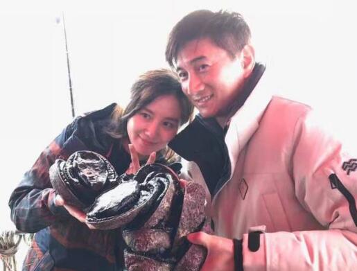 幸福感爆棚!吴奇隆刘诗诗海钓 