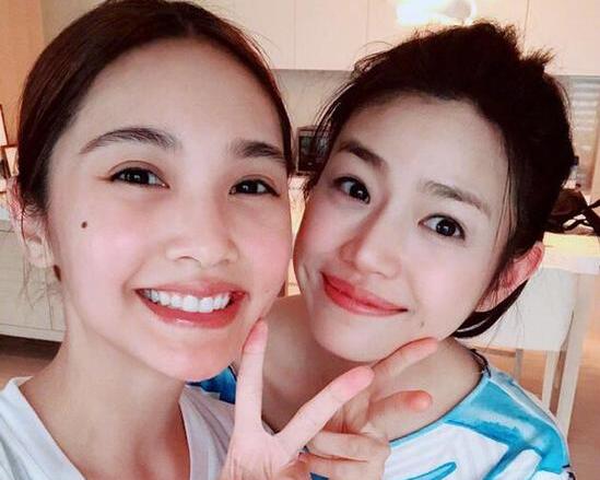 杨丞琳祝福陈妍希 陈妍希生日封面大片一颦一笑皆复刻摩登风情