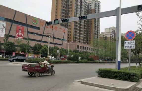 西安:女环卫工被撞身亡司机逃逸 警方敦促肇事司机尽快自首