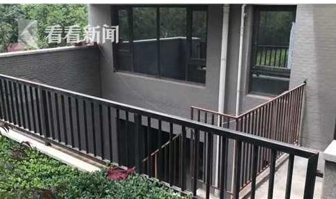 陕西一小区车位卖244万 想买190万房须随房购买两个车位