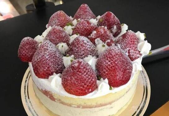 刘畊宏是谁？刘畊宏为妻子庆生 为王婉霏从莫斯科连夜赶回