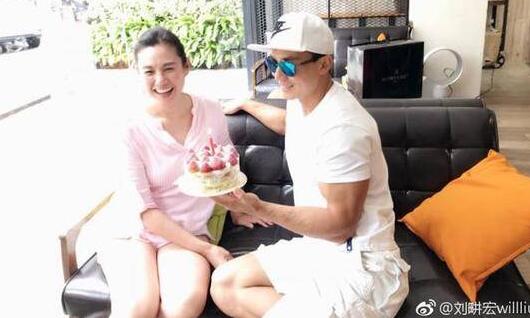 刘畊宏是谁？刘畊宏为妻子庆生 为王婉霏从莫斯科连夜赶回