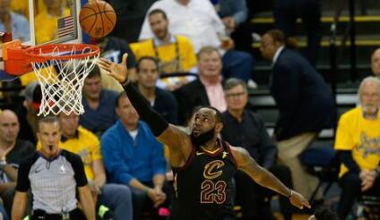 吃了系列赛开门黑!骑士加时不敌勇士 第三节勇士神逆转判罚惹争议