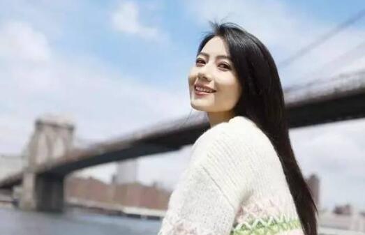 夫妇泰国偶遇高圆圆开心合影 高圆圆曝光一组海边美照（组图）