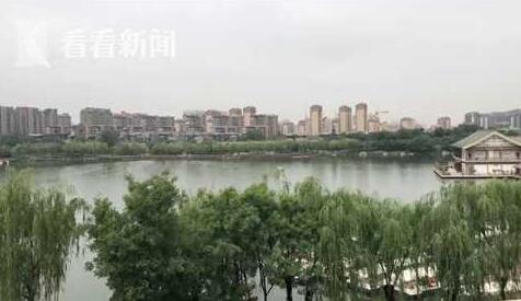 黑心商人抢钱吗?车位卖244万 开发商