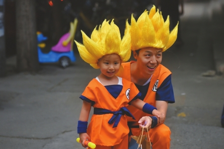 儿童节家长想陪孩子难请假 专家:孩子独立过节有意义