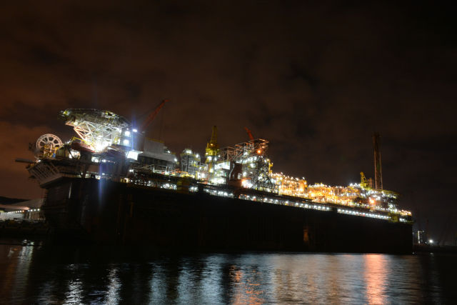 35万吨级“海上巨无霸”起航 系我国首次自主集成