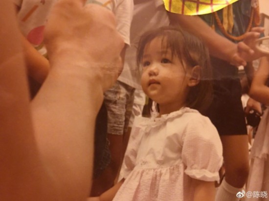 陈晓为陈妍希庆生：老婆生日快乐！健康！平安！开心！