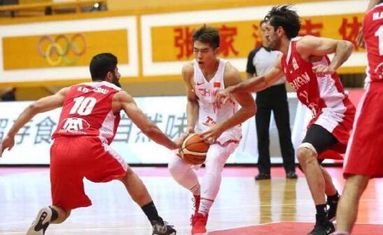 中国男篮84:73胜伊朗 关键时刻吴前靠个人能力稳定军心