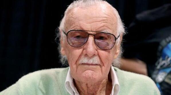 斯坦李遭嫌犯袭击 至少有20名警察现身还出动了警用直升机