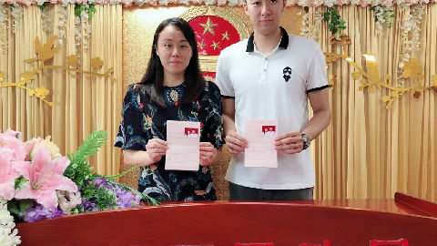 儿童节变纪念日！赵云蕾洪炜结婚 女羽大满贯终于把自己嫁了