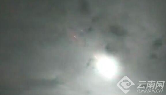 云南景洪市疑似有陨石坠落？ 专家：不能确定是火流星 
