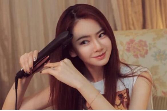 不用藏着掖着！戚薇素颜好看吗？颜值总体上是不“崩”的