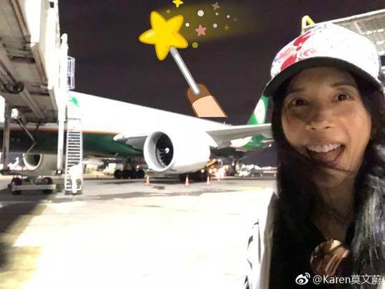 笑得好甜！莫文蔚生日晒素颜 女神去年的同一天也选择了出游来庆生