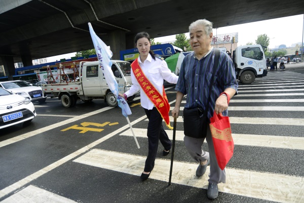 向着文明新坐标，济南人再冲刺 市民文明素质提升行动让城市品牌更具价值