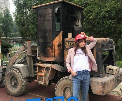 董子健晚点 晚了几分钟给孙怡庆生 会不会被批评?