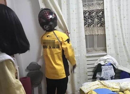 笑翻了！会打虫子的外卖哥 新时代外卖小哥的