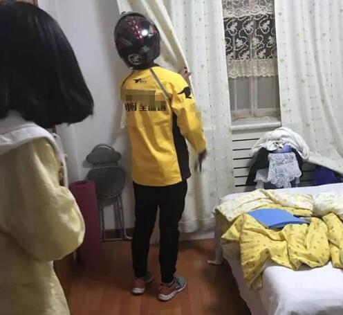 会打虫子的外卖哥受欢迎 女顾客点餐求救外卖哥（盘点奇葩订单）