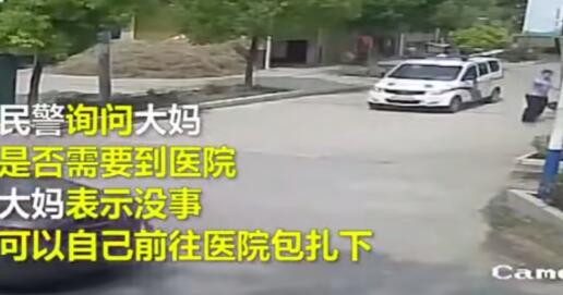 戏精的诞生!民警扶大妈被讹 网友:这是大妈战斗力升级的节奏