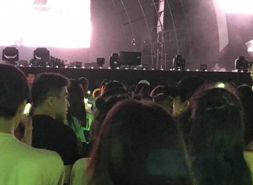 恋情坐实?何猷君奚梦瑶同框 大6岁