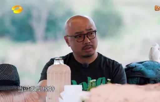 发量惊人！徐峥早年曾当发型模特 齐刘海遮盖忧伤发际线