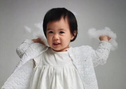 基因强大!陶昕然女儿正面照 