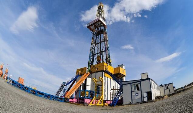 “地壳一号”万米钻机入地7018米 用于地壳的立体探测