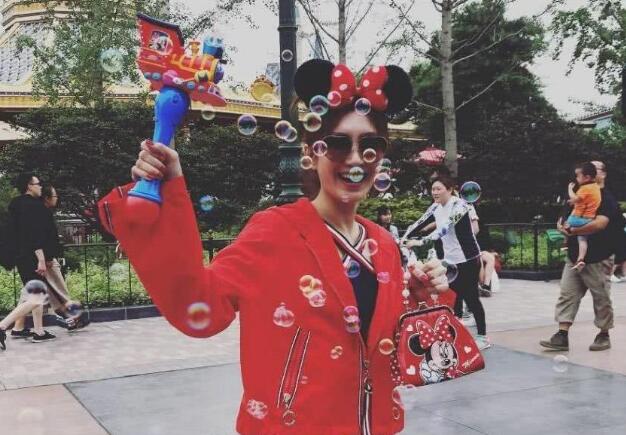 仙女本仙!迪士尼偶遇江疏影 