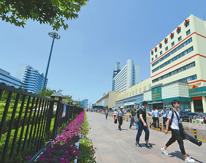 天桥区改善“颜值”有多拼你知道吗? 区委书记坐火车查纠“城市细节”