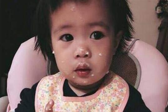 “安陵容”陶昕然女儿正面照曝光 圆溜溜大眼睛像妈妈