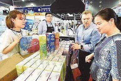 中国形成世界最大消费群体 进口商品受青睐
