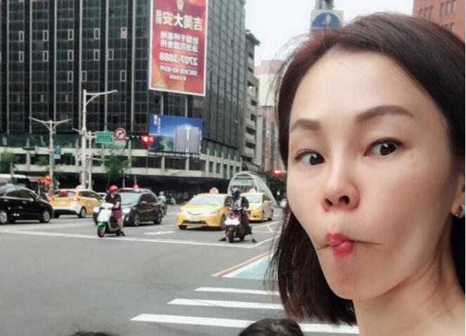 彭佳慧离婚 工作邀约不断疏于经营夫妻感情导致婚变