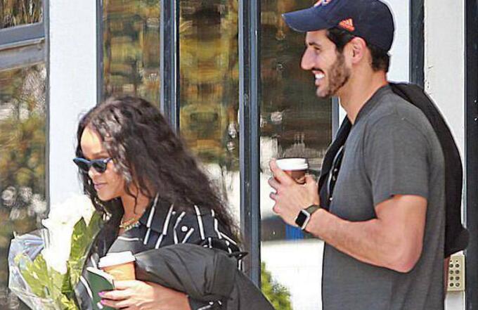 一首凉凉送给你！蕾哈娜被曝分手 令阿拉伯富商男友非常伤心