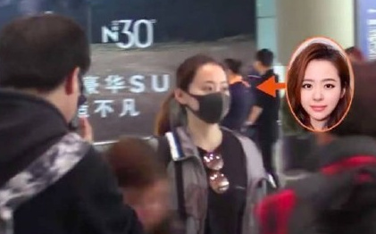 石锤了？张靓颖绯闻男友接机 知情人称男子是王铮亮妻子的同学