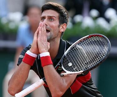 法网：德约无缘法网四强 男子单打四分之一决赛失分后情绪沮丧