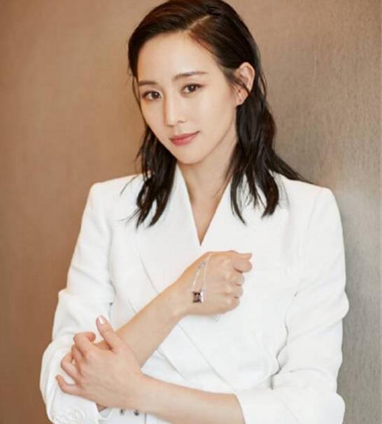 小细节！王菲项链李嫣设计 母女同款熊猫项链引半个娱乐圈跟随